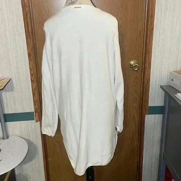Micheal Kors Sweater - Picture 2 of 4